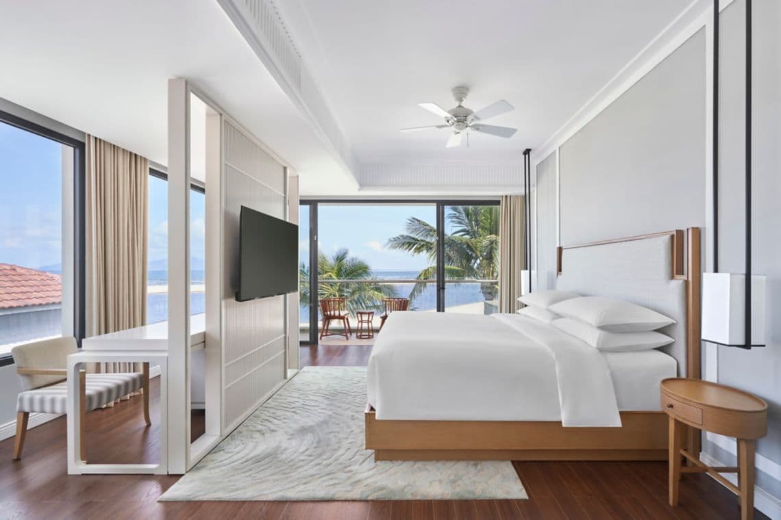 Private king room in the villa